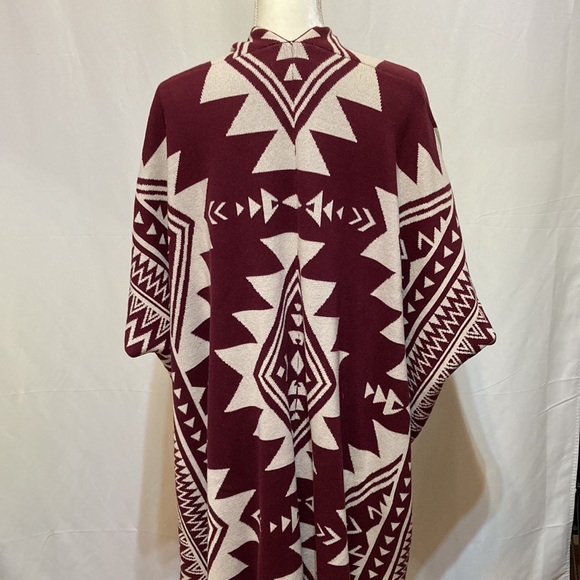 INDIGO THREAD CO NWOT HEAVYWEIGHT OPEN PONCHO - Picture 2 of 11